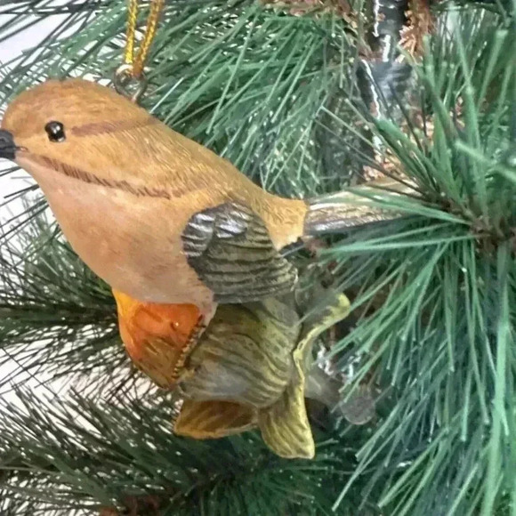 Songbird Sitting on Flower Bud Ornament Figurine Resin Christmas Tree Decoration - Picture 3 of 6